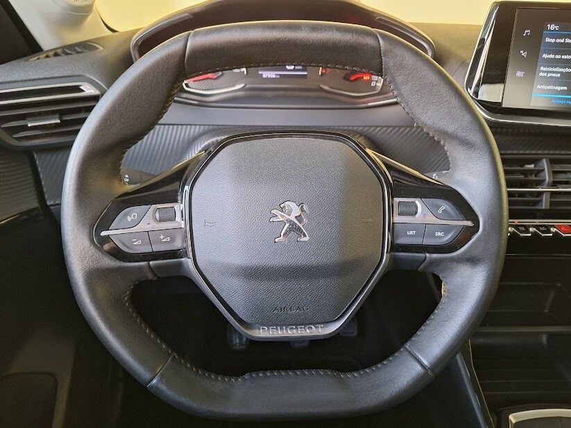 peugeot-208-2022-diesel-1499cc