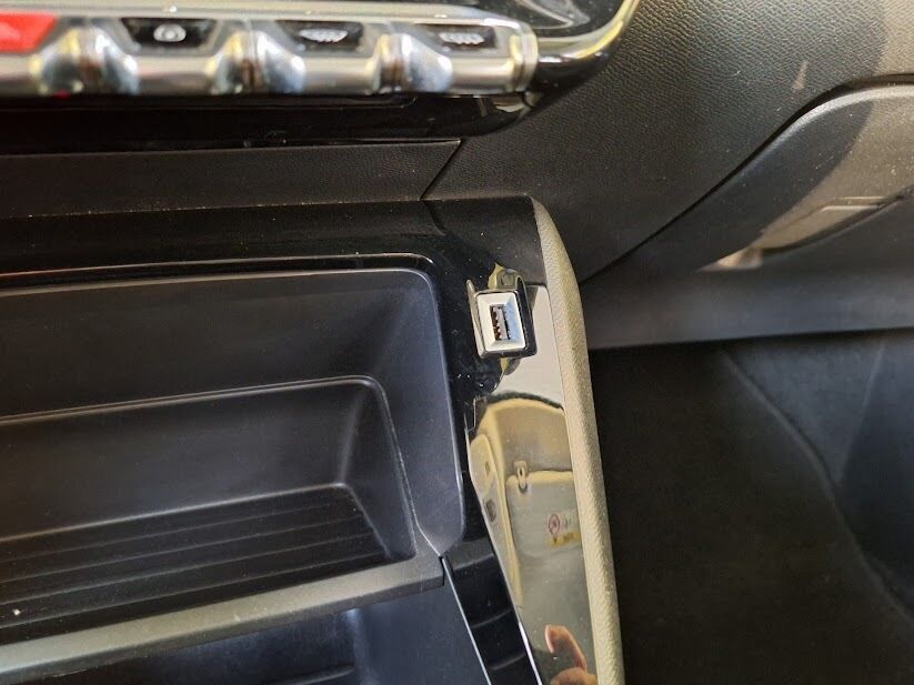 peugeot-208-2022-diesel-1499cc