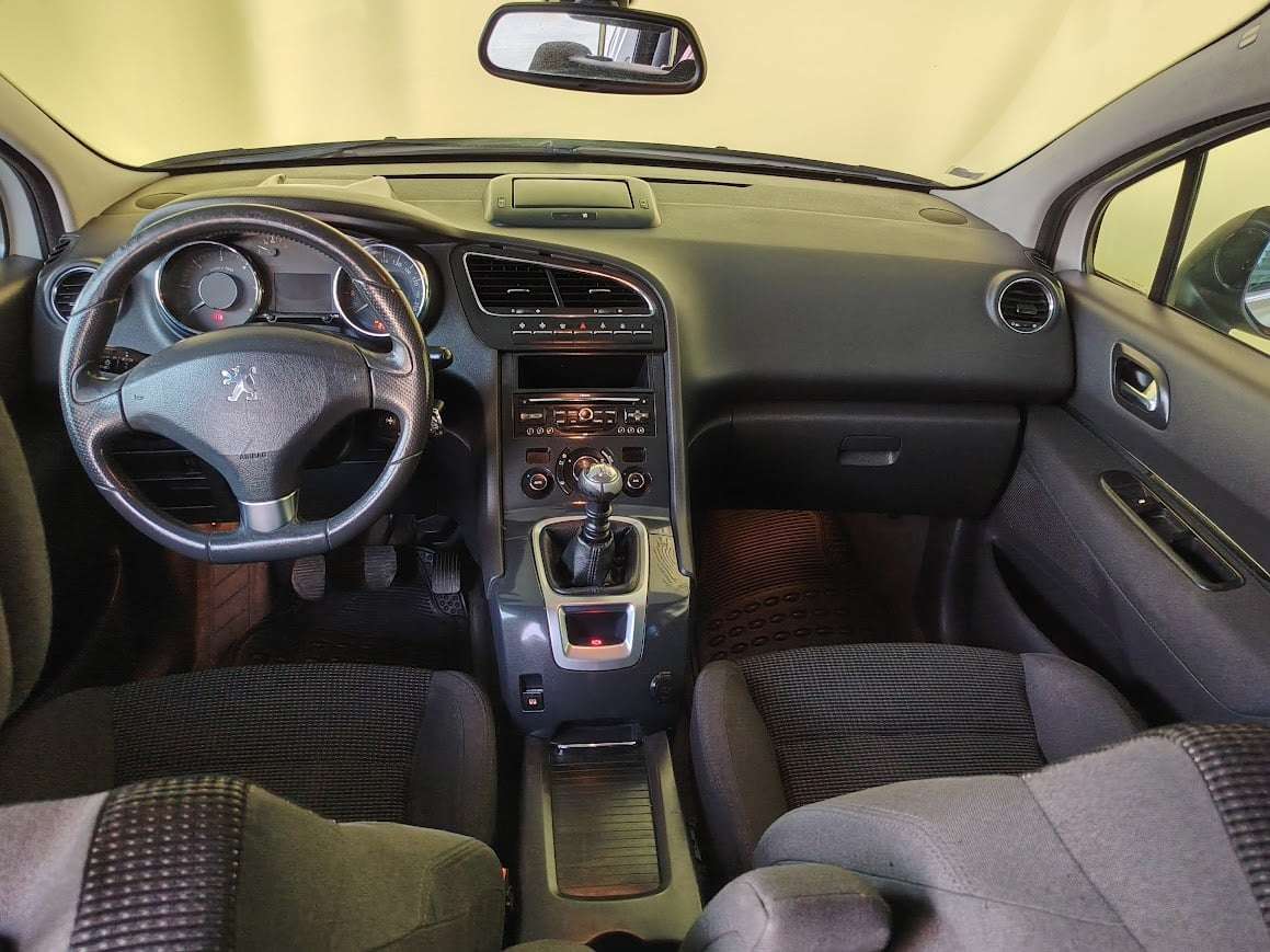 peugeot-5008-2012-diesel-1560cc