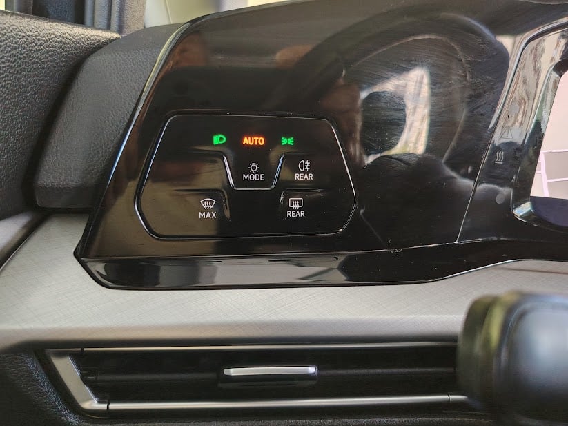 volkswagen-golf-variant-2022-diesel-1968cc