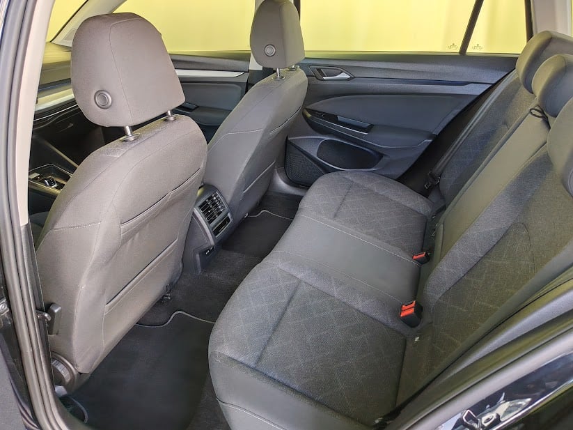volkswagen-golf-variant-2022-diesel-1968cc