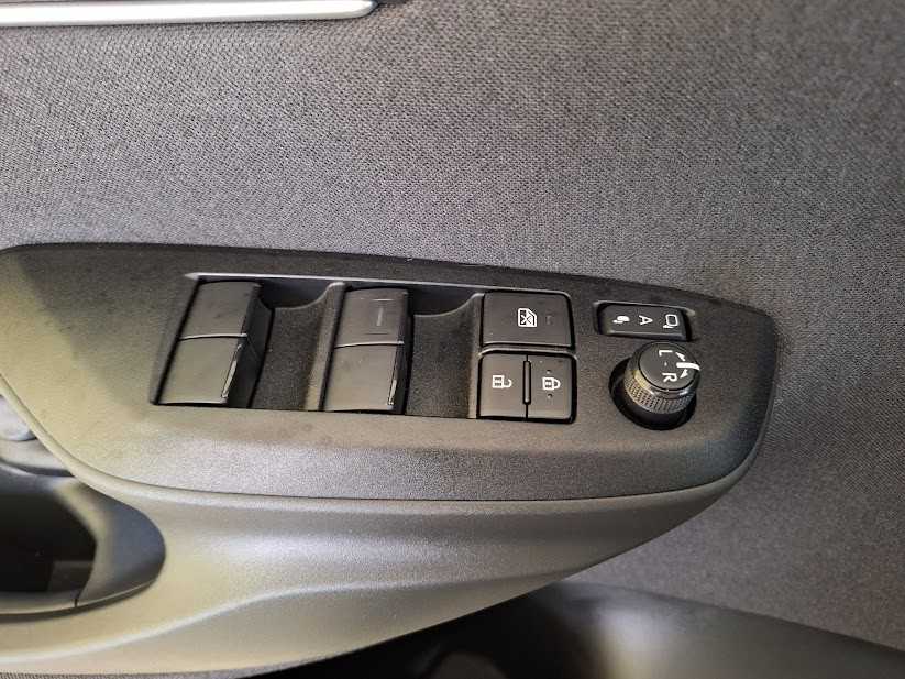 toyota-yaris-cross-2023-hibrido-a-gasolina-1490cc