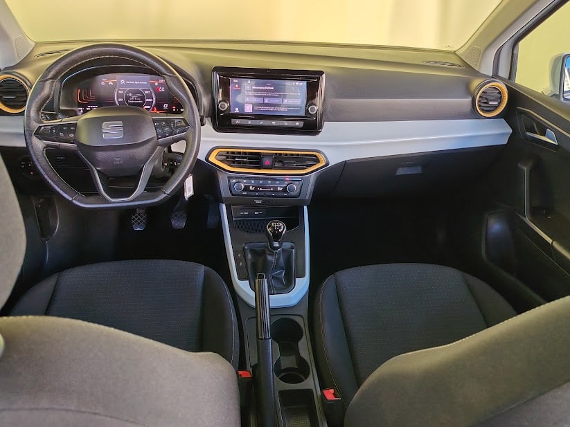 seat-arona-2023-gasolina-999cc