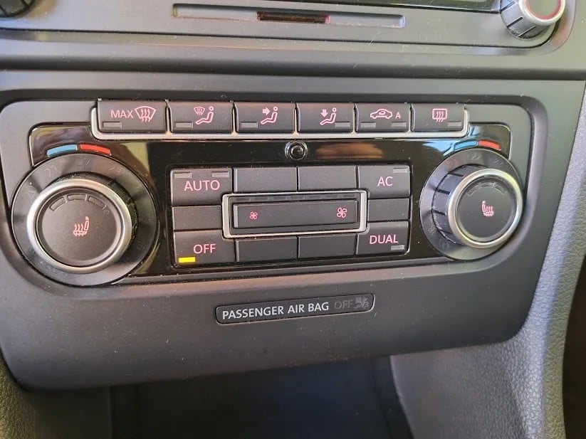 volkswagen-golf-2009-diesel-1968cc