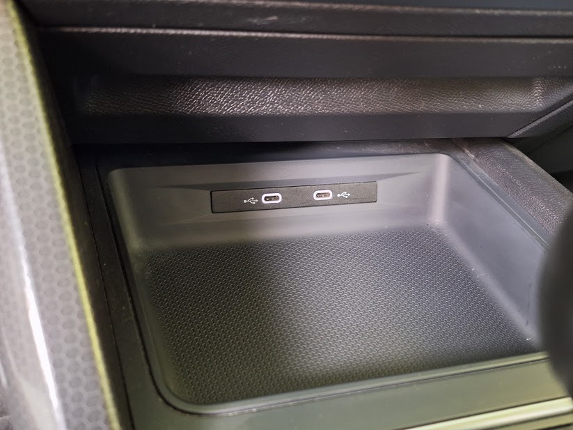 seat-leon-2-0-tdi-2022-diesel-1968cc