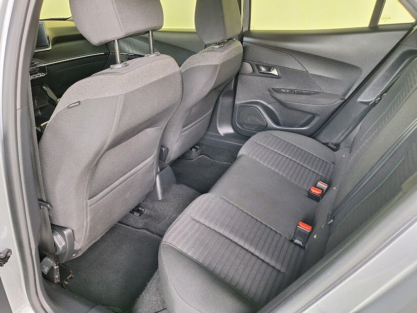 peugeot-2008-2023-gasolina-1199cc