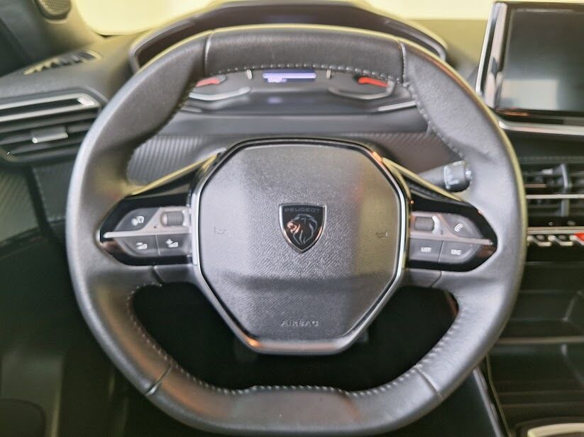 peugeot-2008-2023-gasolina-1199cc