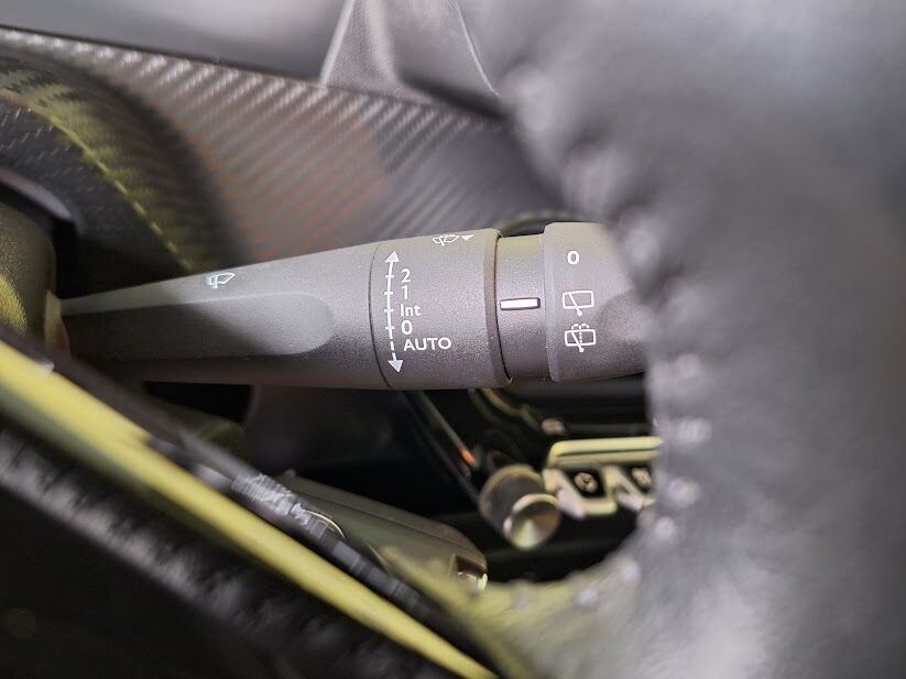 peugeot-2008-2023-gasolina-1199cc
