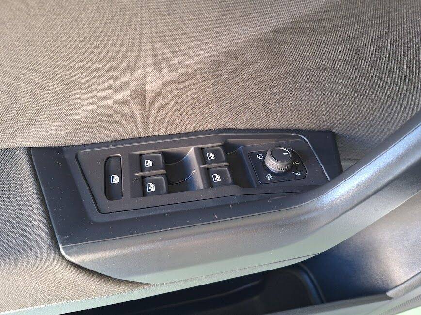 volkswagen-t-roc-2023-gasolina-999cc