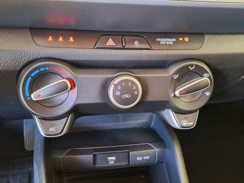 kia-stonic-2022-gasolina-1197cc