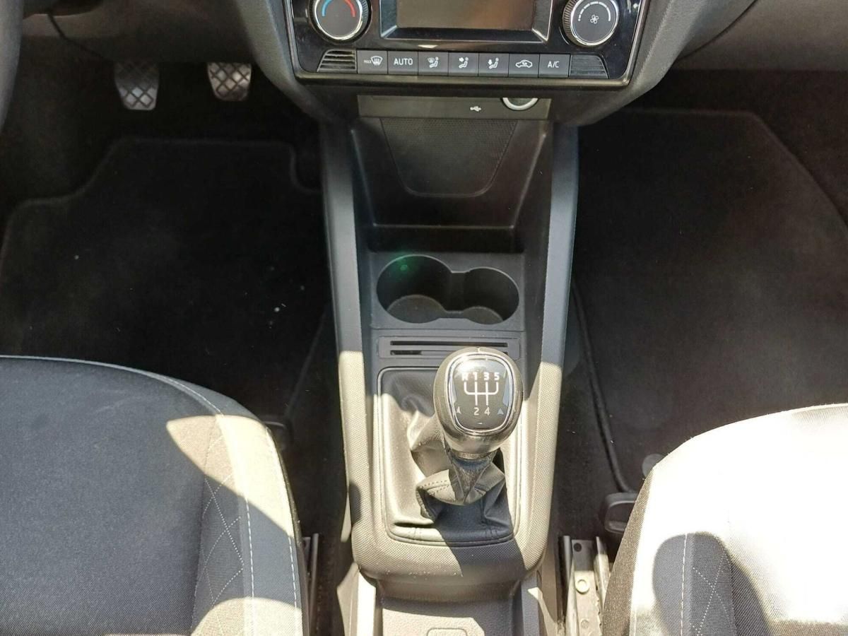 skoda-fabia-break-2022-gasolina-999cc