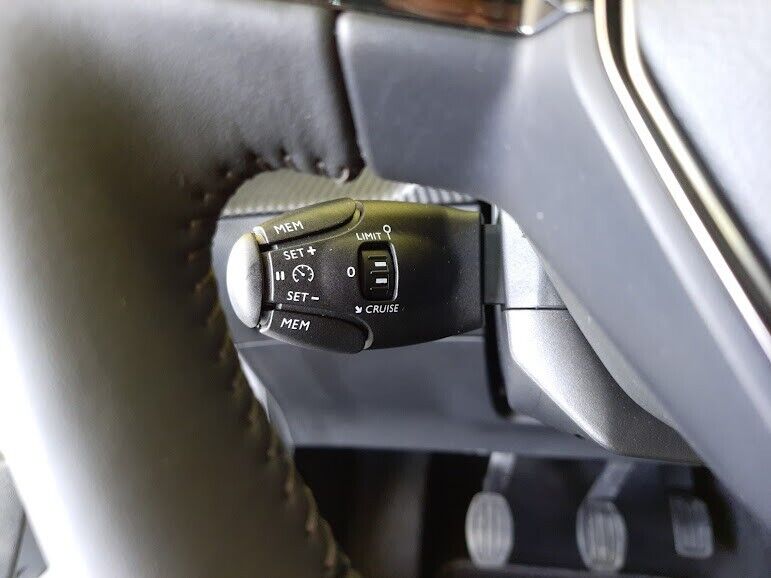 peugeot-208-2021-gasolina-1199cc