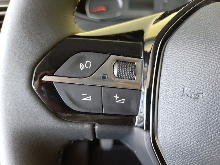 peugeot-208-2021-gasolina-1199cc