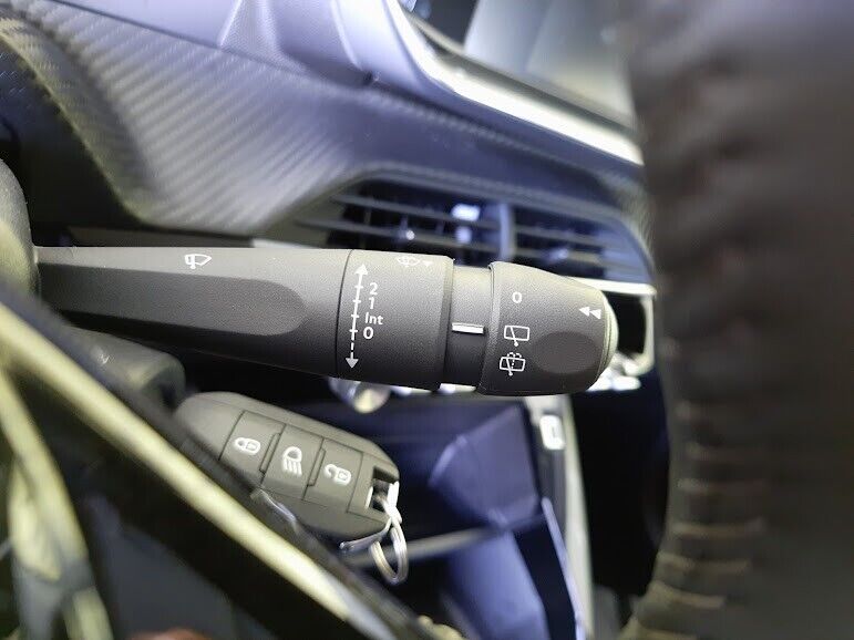 peugeot-208-2021-gasolina-1199cc