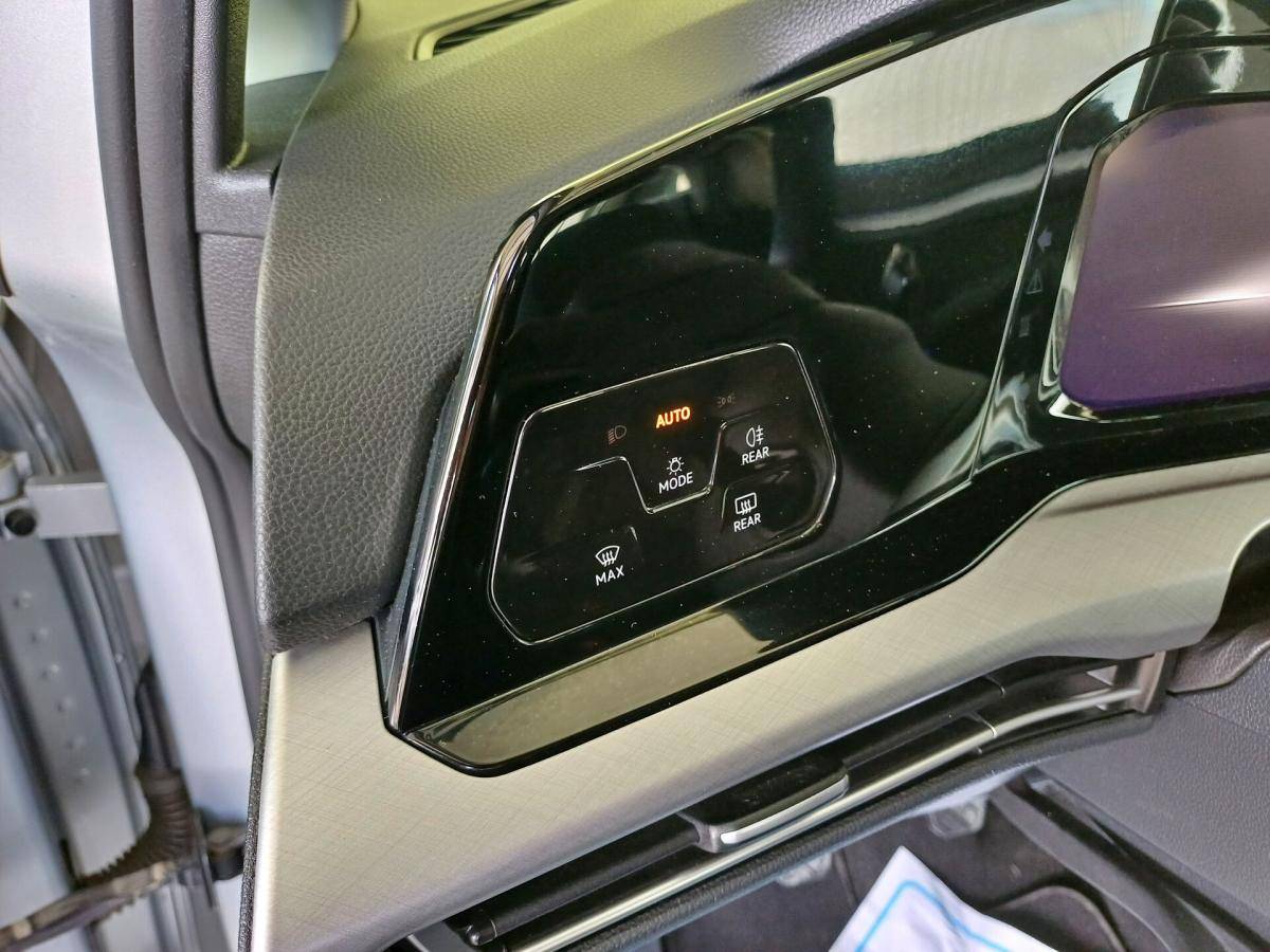 volkswagen-golf-variant-2021-diesel-1968cc