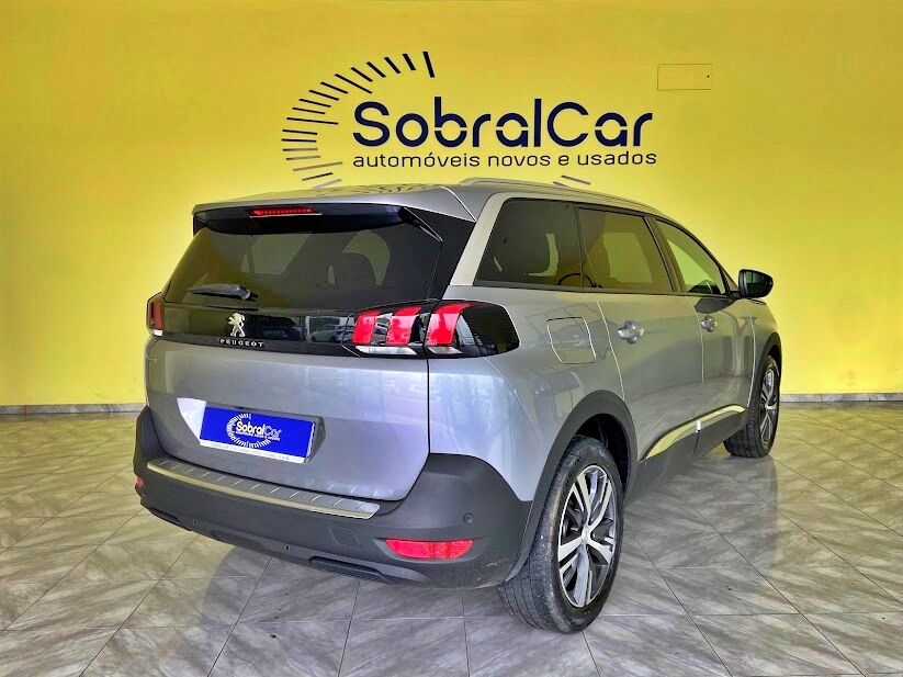 peugeot-5008-2023-gasolina-1199cc