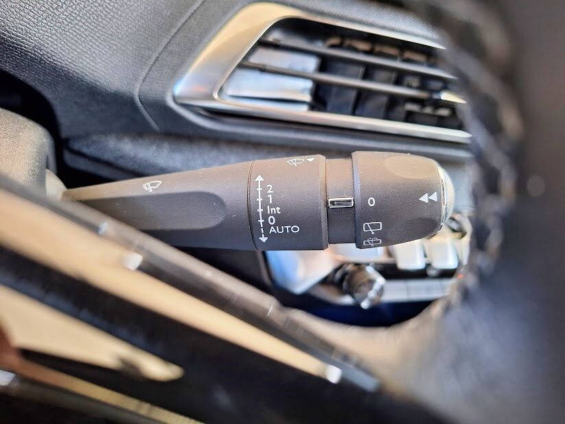 peugeot-5008-2023-gasolina-1199cc