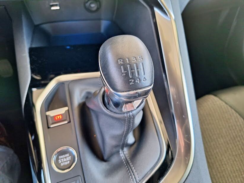 peugeot-5008-2023-gasolina-1199cc