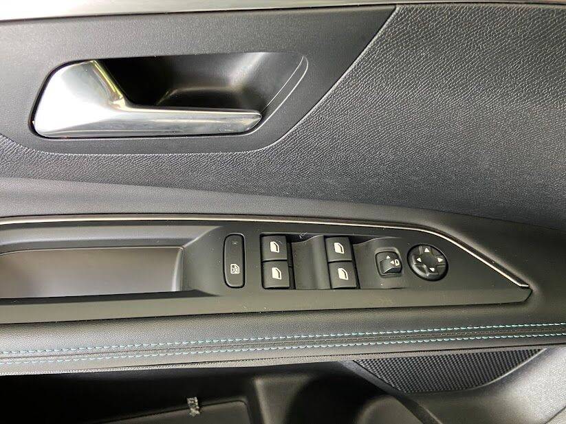 peugeot-5008-2023-gasolina-1199cc