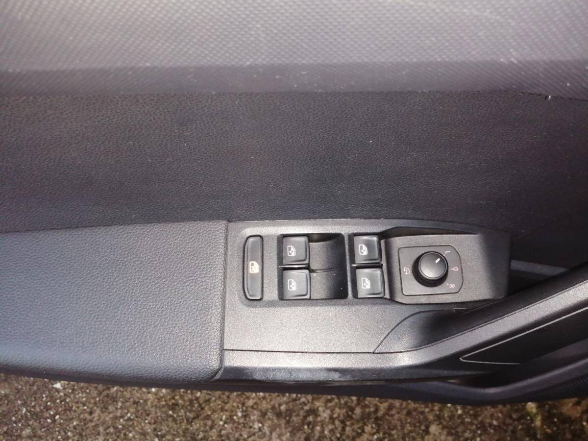 seat-arona-2023-gasolina-999cc