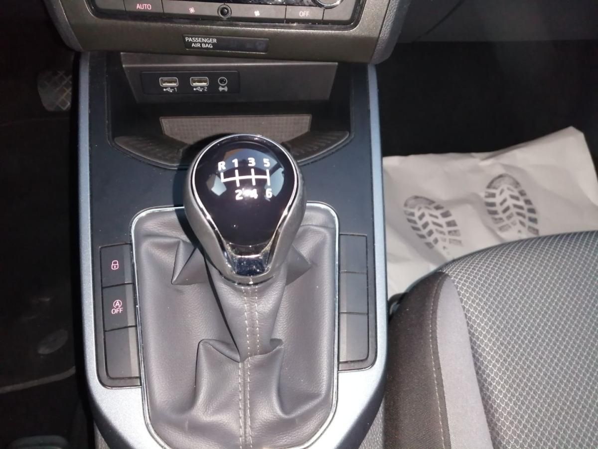 seat-arona-2023-gasolina-999cc