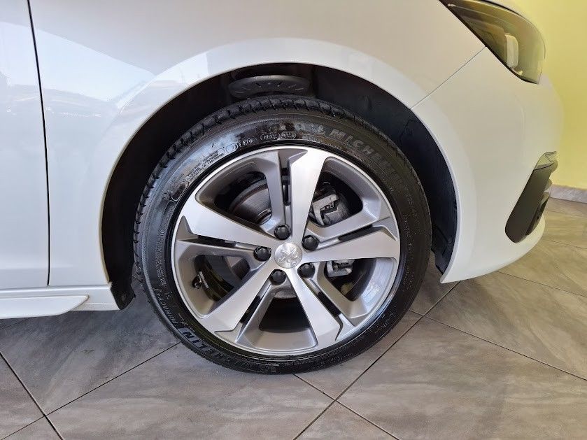 peugeot-308-sw-2021-diesel-1499cc