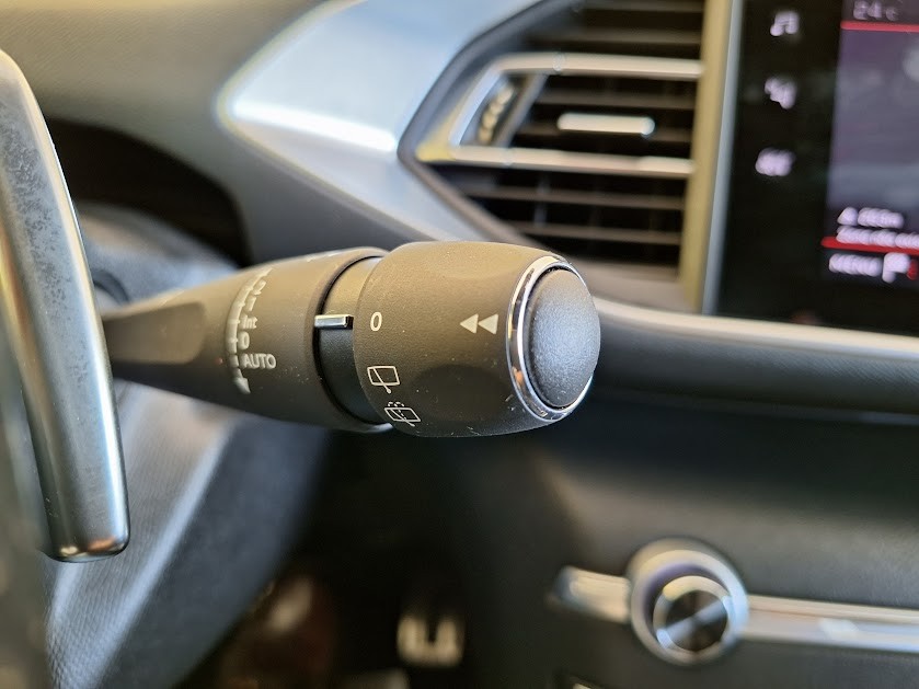 peugeot-308-sw-2021-diesel-1499cc
