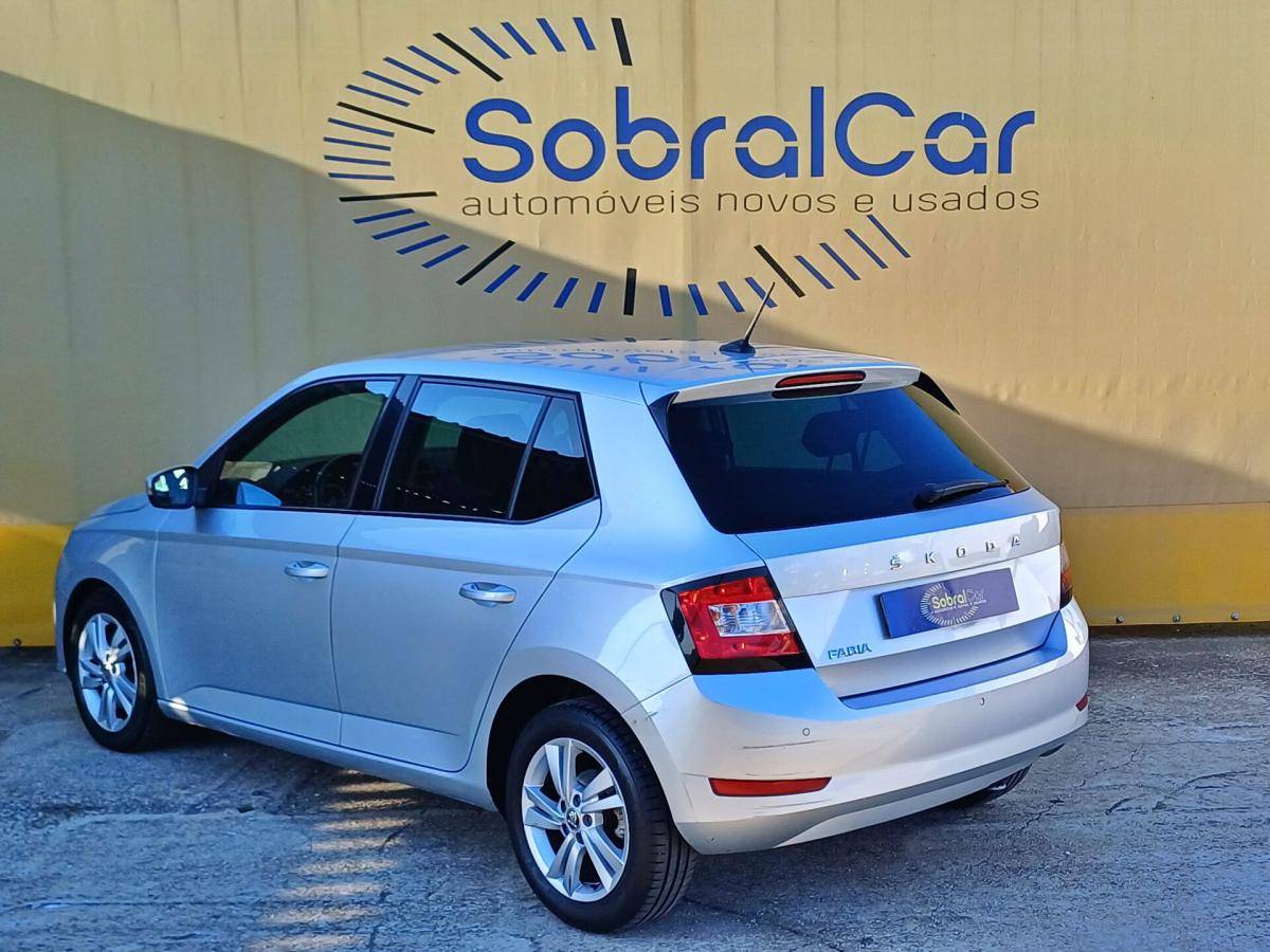 skoda-fabia-2021-gasolina-999cc