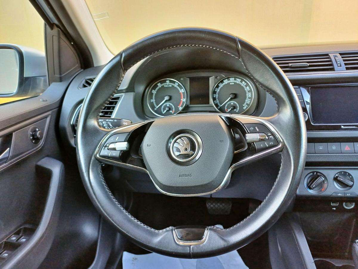 skoda-fabia-2021-gasolina-999cc