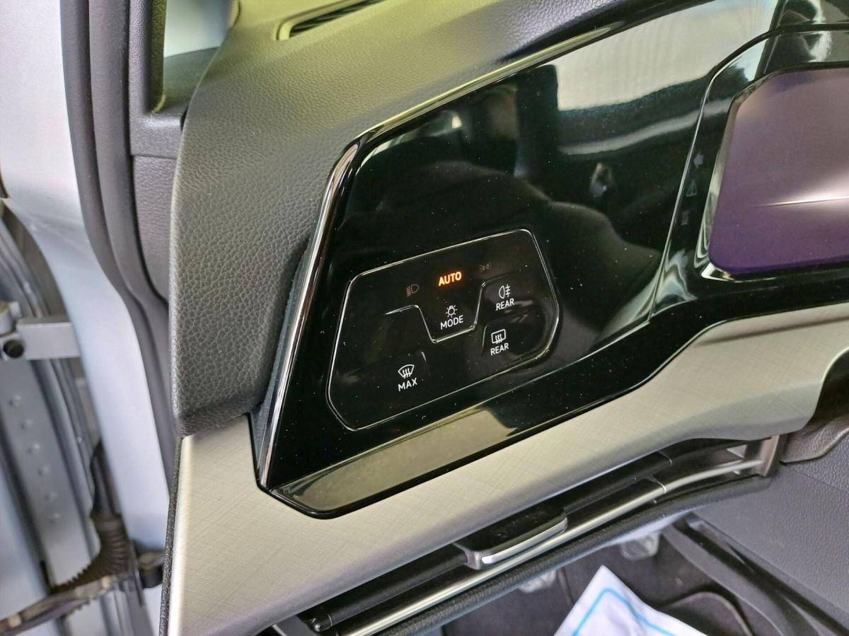volkswagen-golf-variant-2021-diesel-1968cc