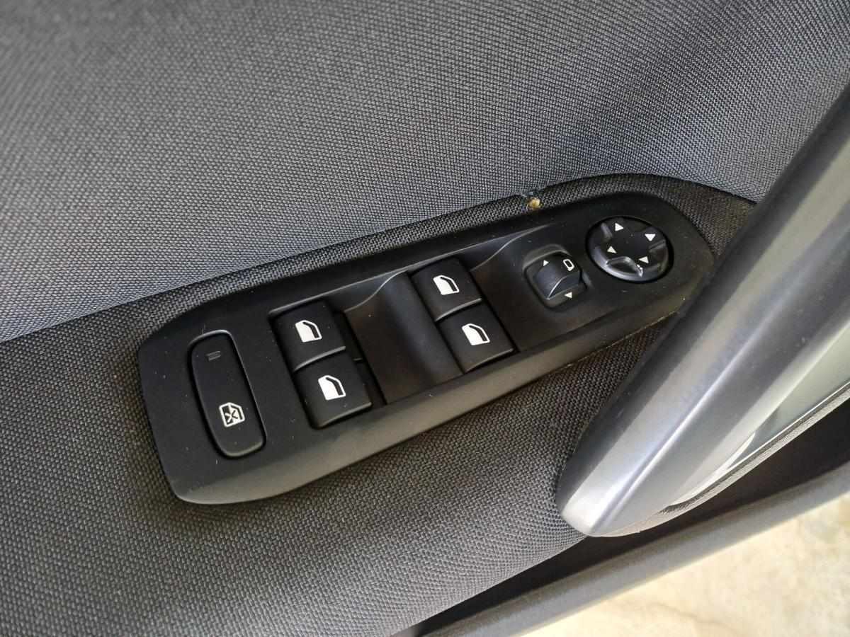 peugeot-308-2019-diesel-1499cc