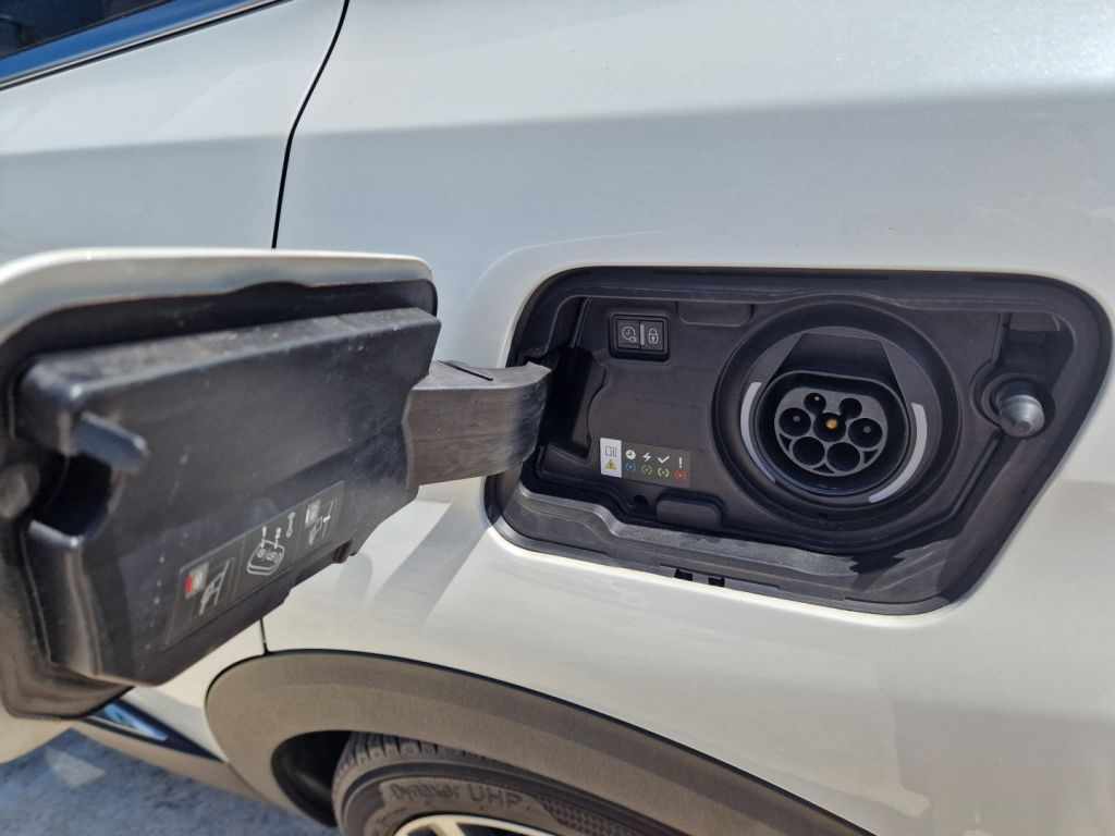 peugeot-3008-2020-hibrido-a-gasolina-1598cc