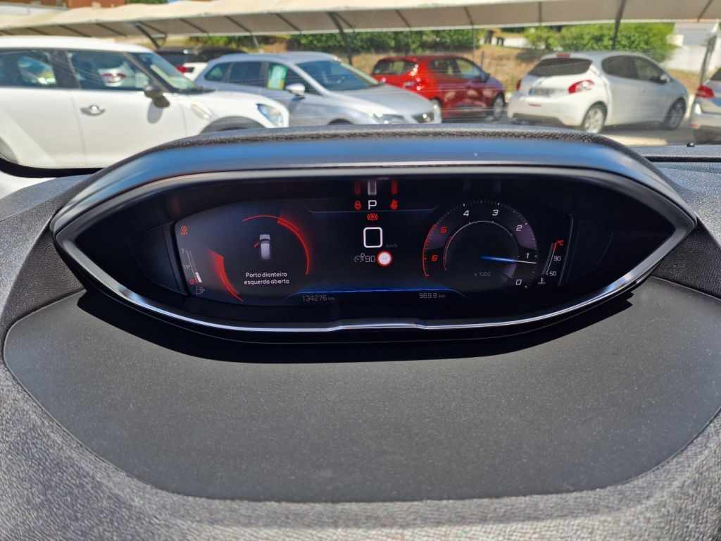 peugeot-3008-2021-diesel-1499cc