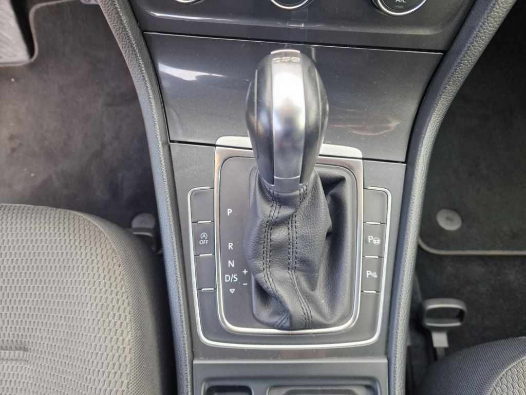 volkswagen-golf-2017-diesel-1598cc