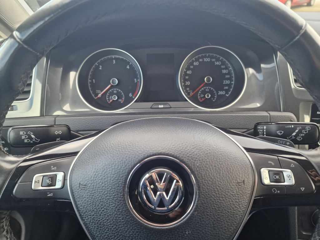 volkswagen-golf-2017-diesel-1598cc
