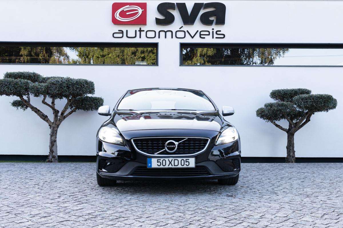 volvo-v40-2019-diesel-1969cc