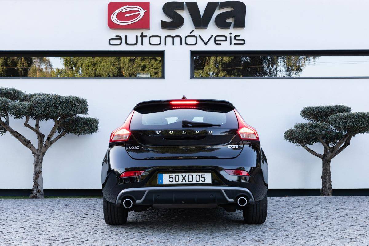 volvo-v40-2019-diesel-1969cc