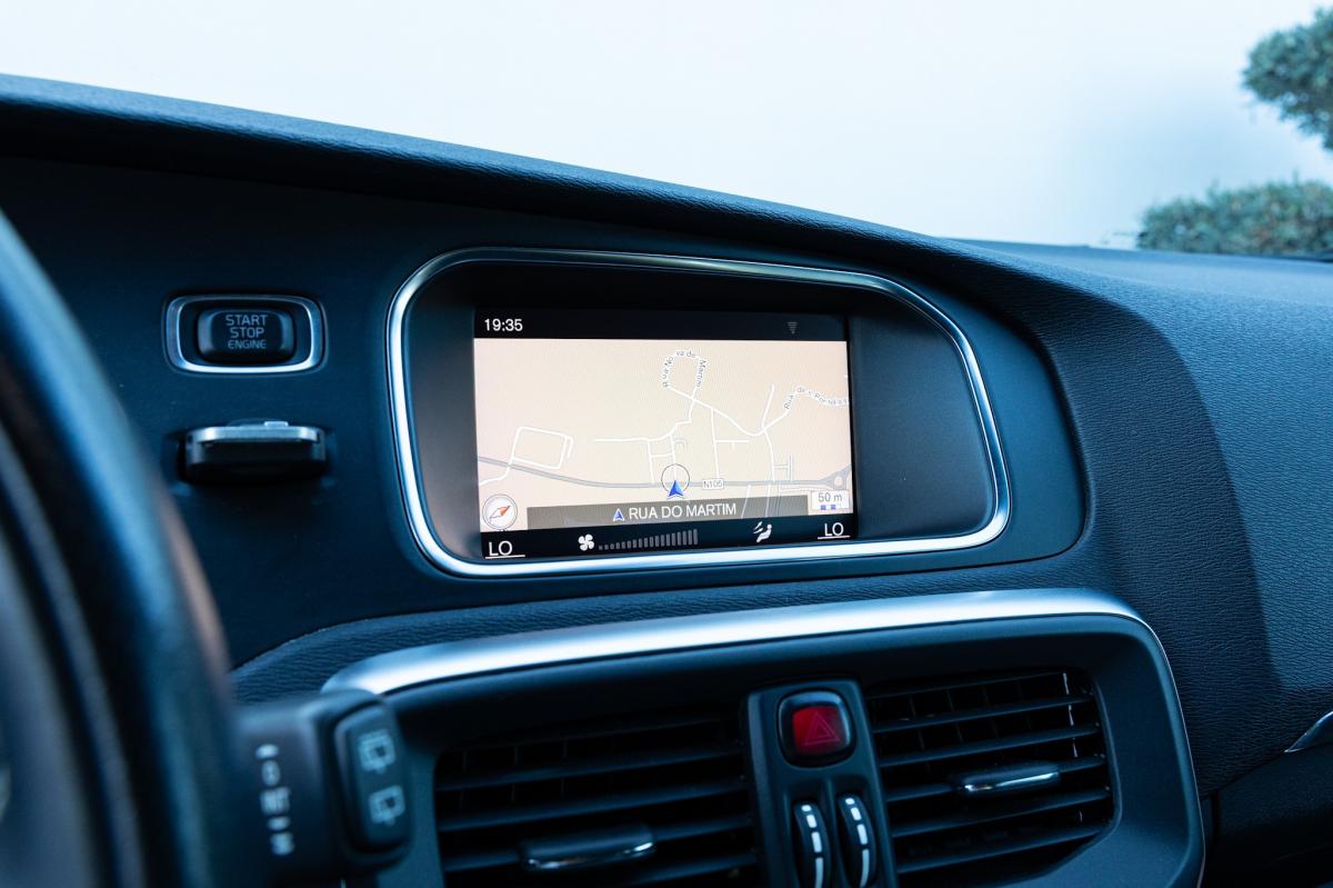 volvo-v40-2019-diesel-1969cc