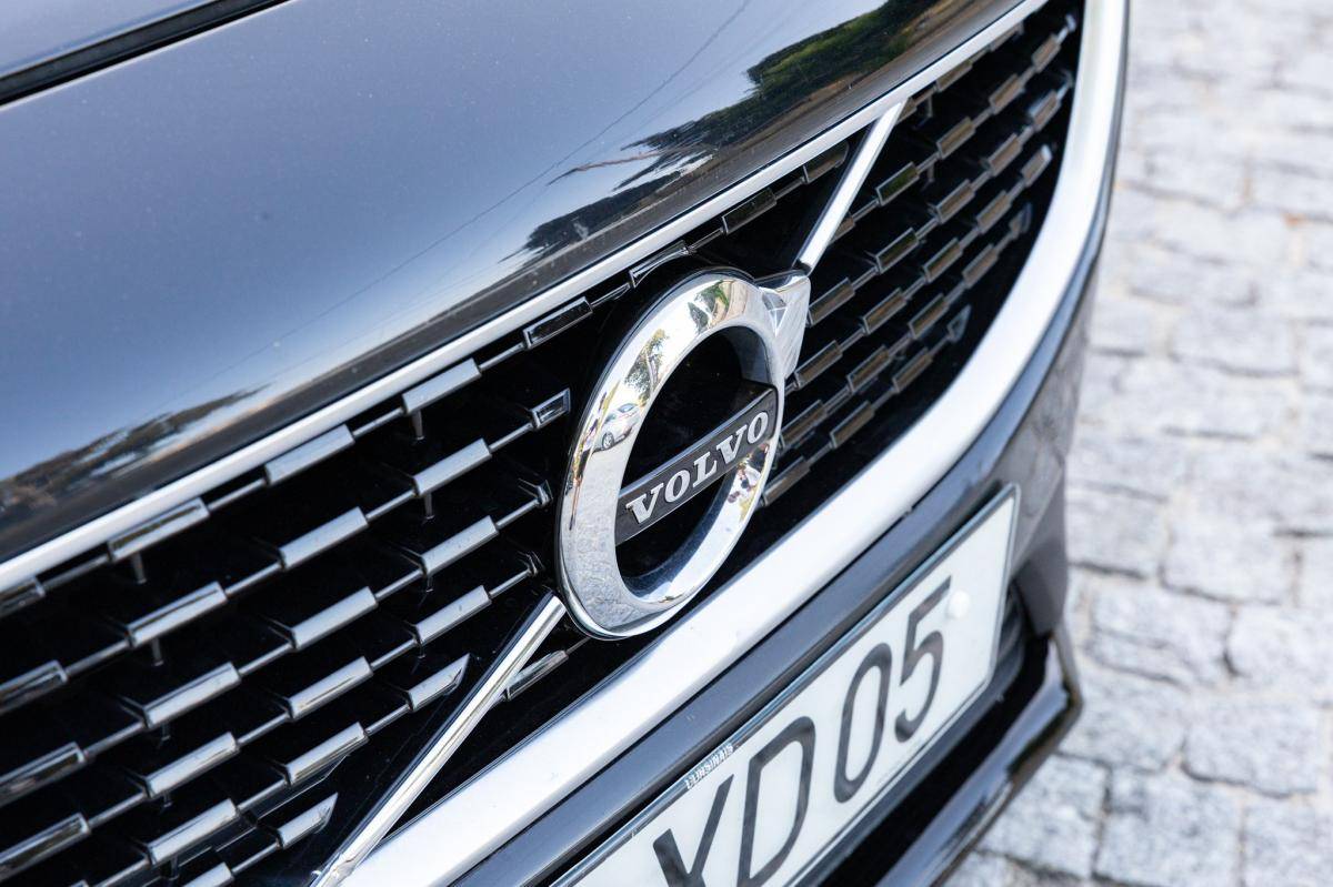 volvo-v40-2019-diesel-1969cc