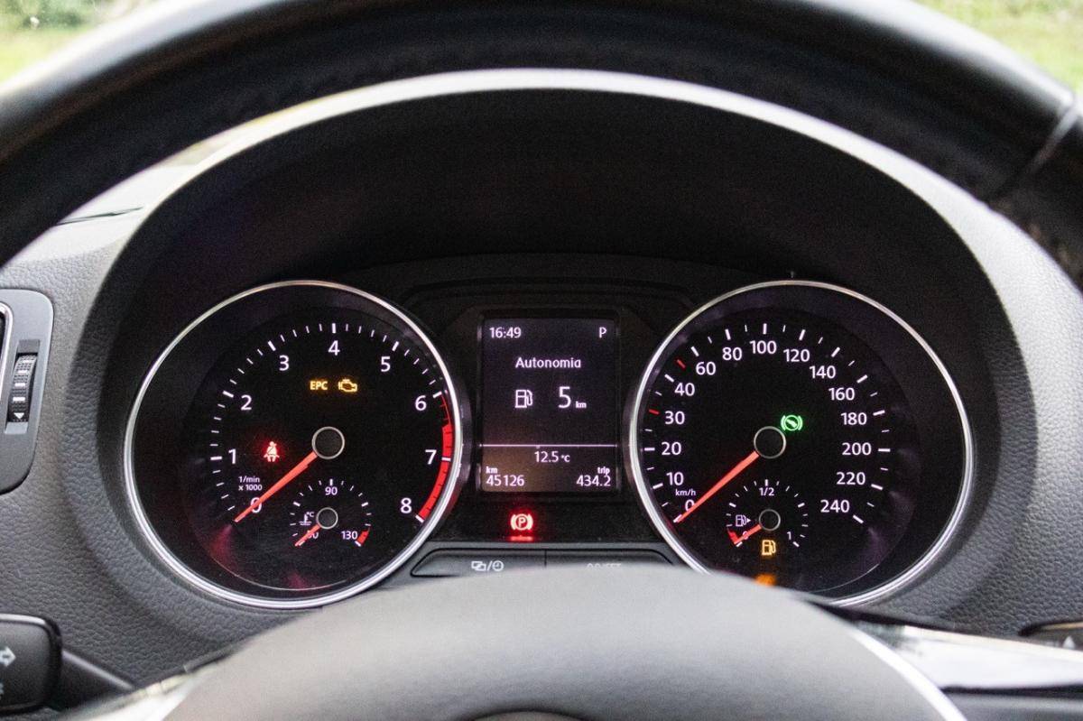 volkswagen-polo-2015-gasolina-1197cc