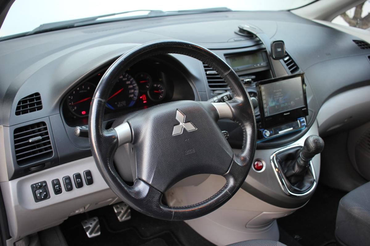 mitsubishi-grandis-2007-diesel-1968cc