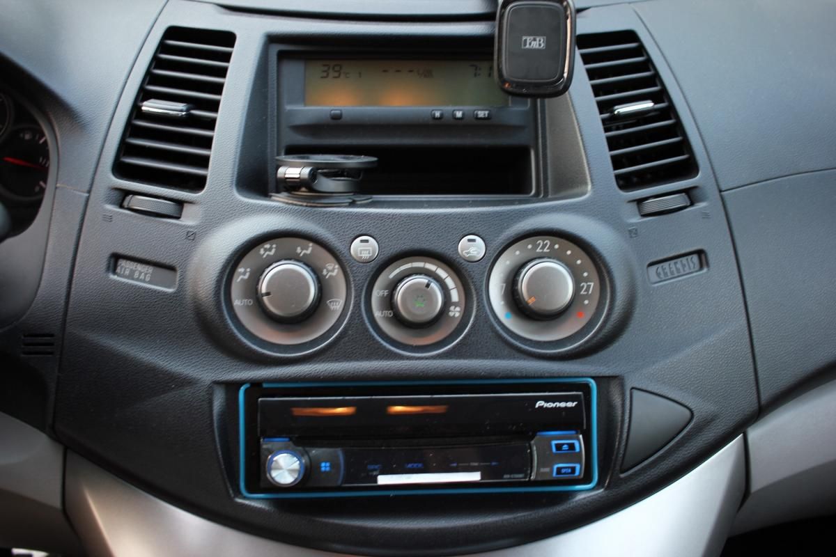 mitsubishi-grandis-2007-diesel-1968cc