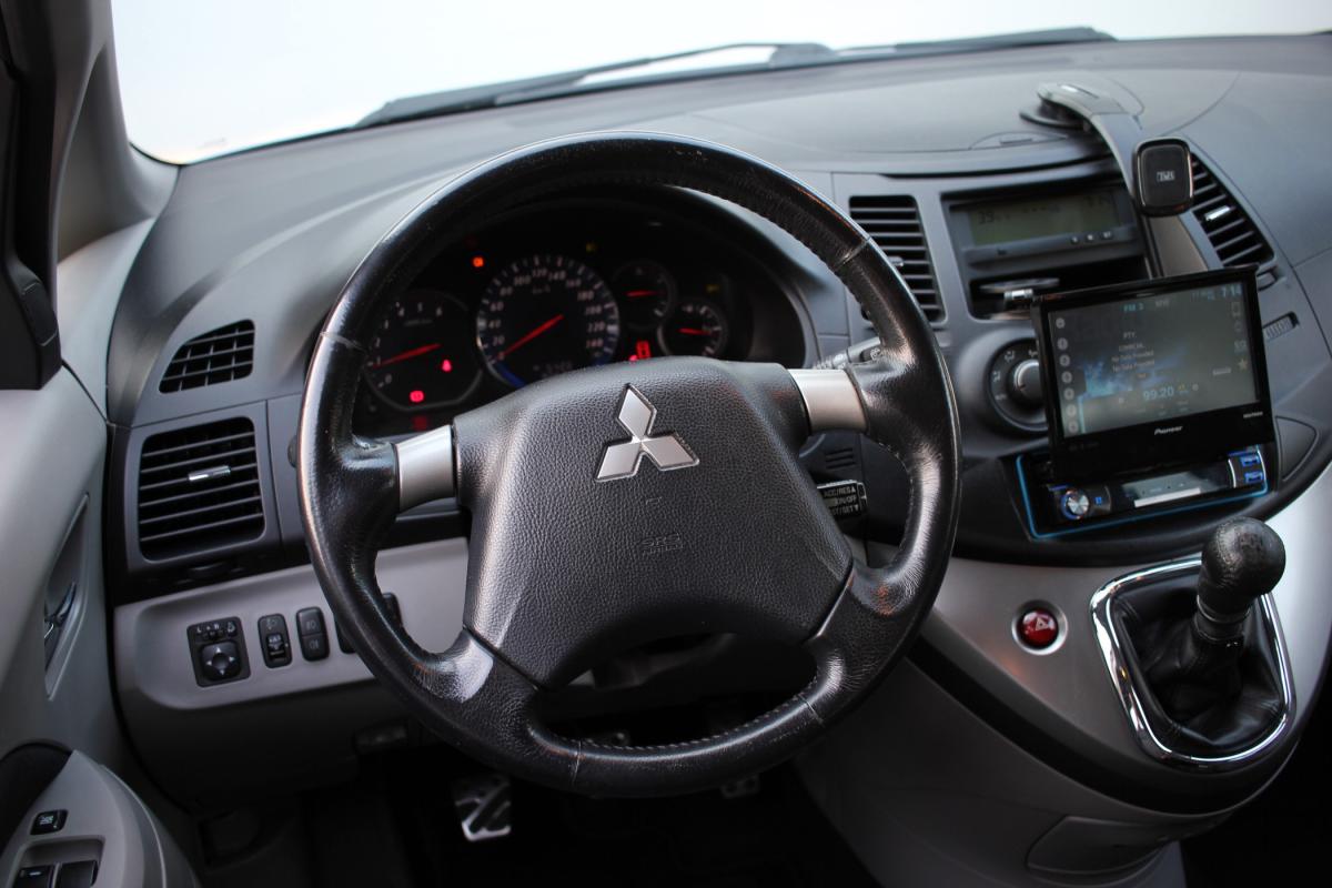 mitsubishi-grandis-2007-diesel-1968cc