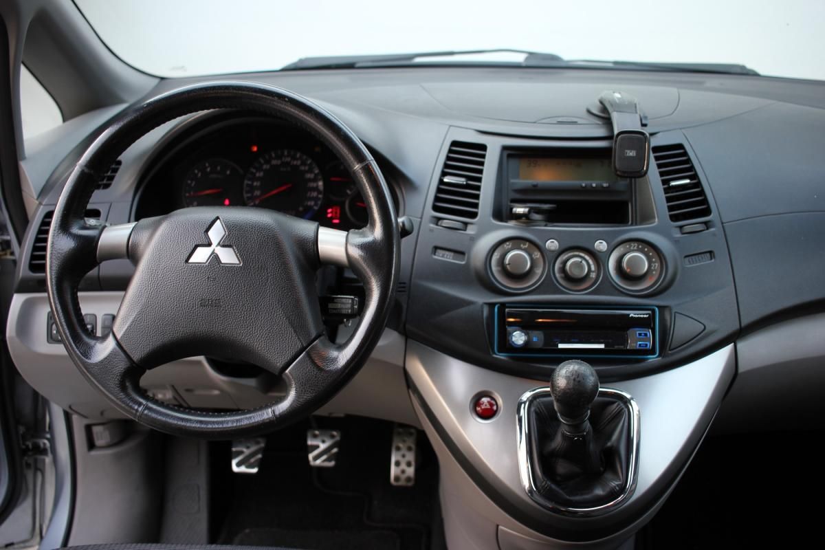 mitsubishi-grandis-2007-diesel-1968cc