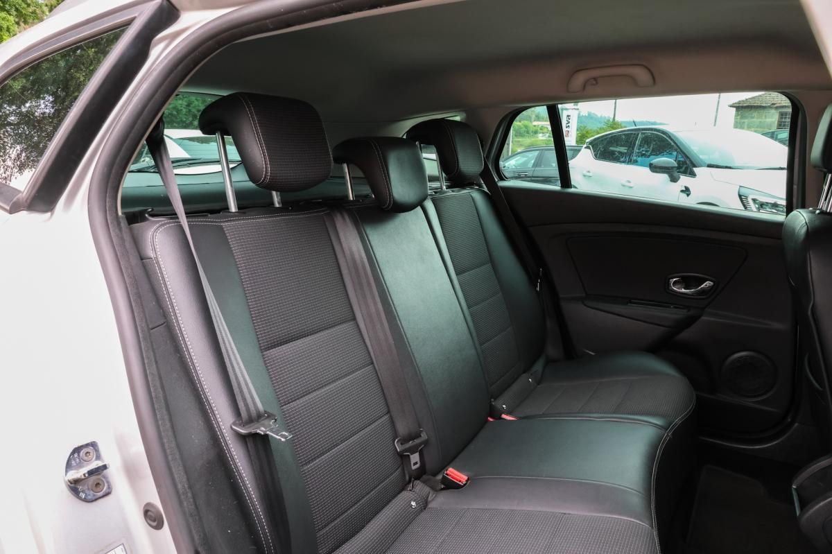 renault-megane-sport-tourer-2015-diesel-1461cc
