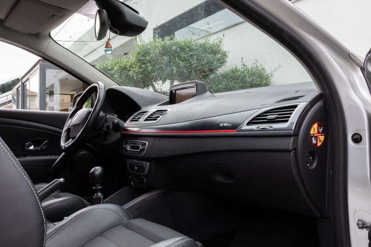 renault-megane-sport-tourer-2015-diesel-1461cc