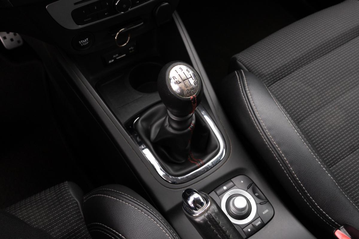 renault-megane-sport-tourer-2015-diesel-1461cc