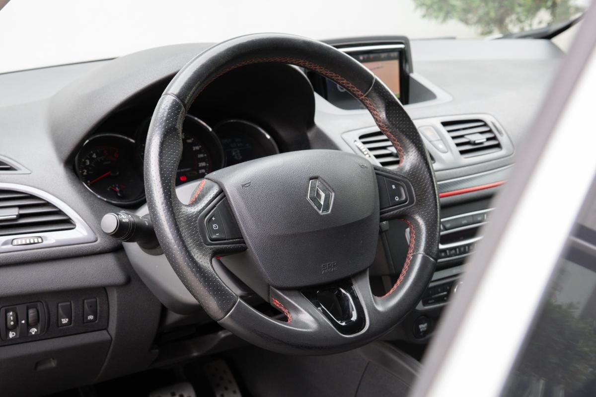 renault-megane-sport-tourer-2015-diesel-1461cc