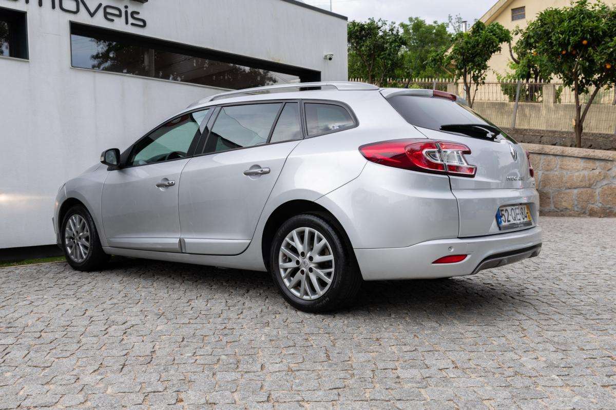 renault-megane-sport-tourer-2015-diesel-1461cc