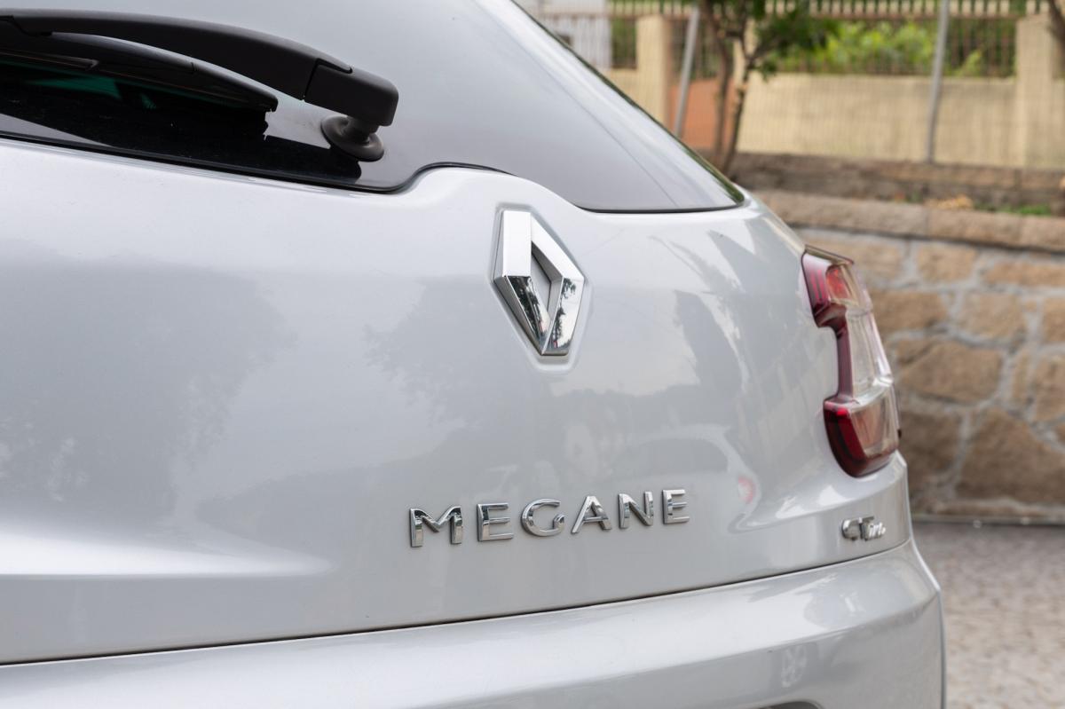 renault-megane-sport-tourer-2015-diesel-1461cc